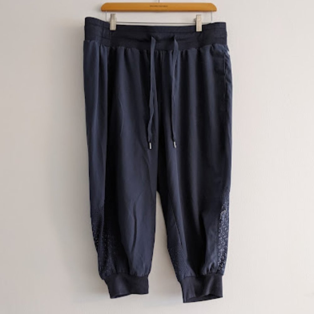 Livi Active Blue Capri Joggers with Mesh 14/16